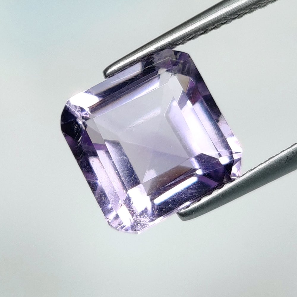 5.15 Ct Natural Purple Amethyst Square Cut (1 of 2)