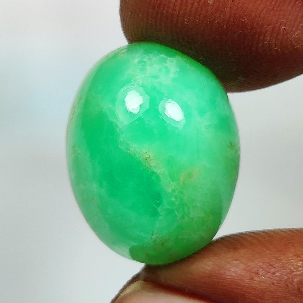 15.28 Ct Natural Green Chalcedony Oval Cab (1 of 2)