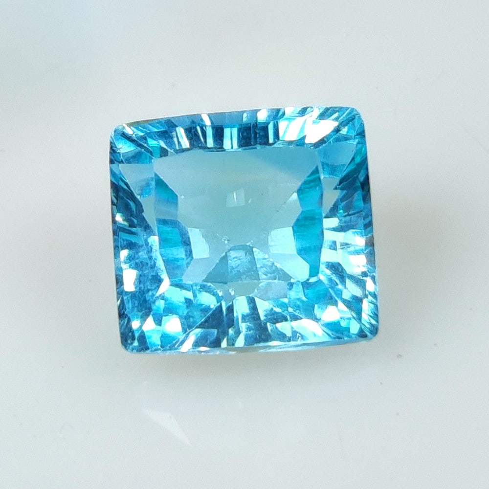 8.44 Ct Natural Blue Topaz Rectangle Modify Cut (1 of 2)