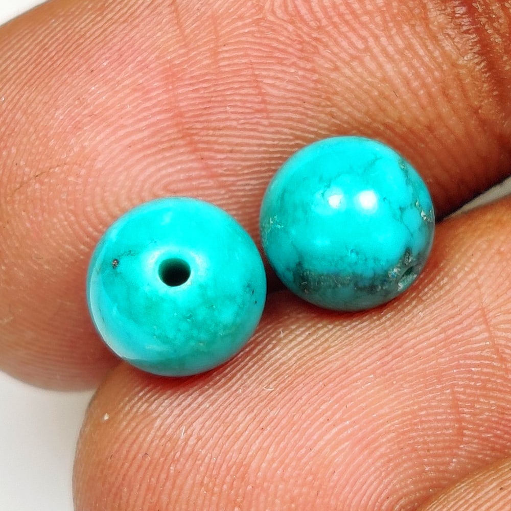5.43 Ct Natural Blue Turquoise Round Beads (1 of 2)