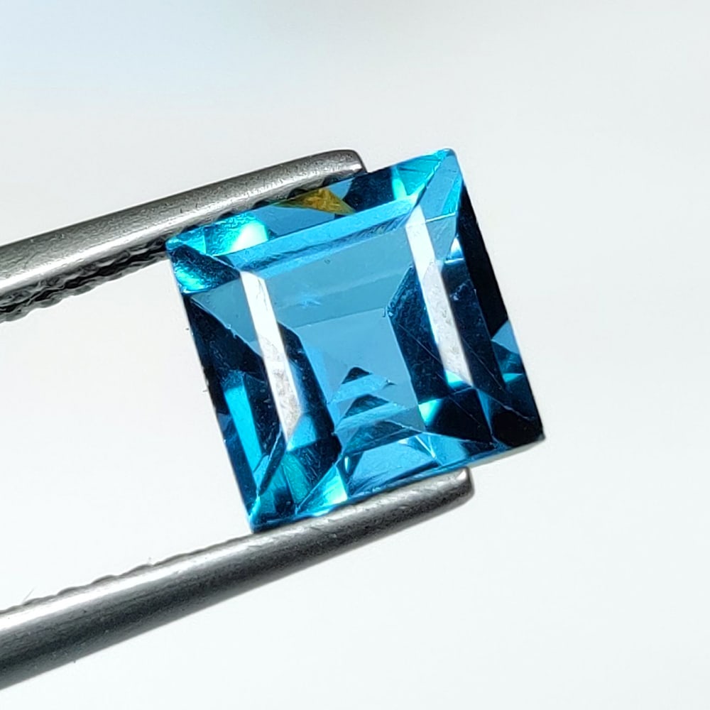 3.02 Ct Natural London Blue Topaz Square Cut (1 of 2)