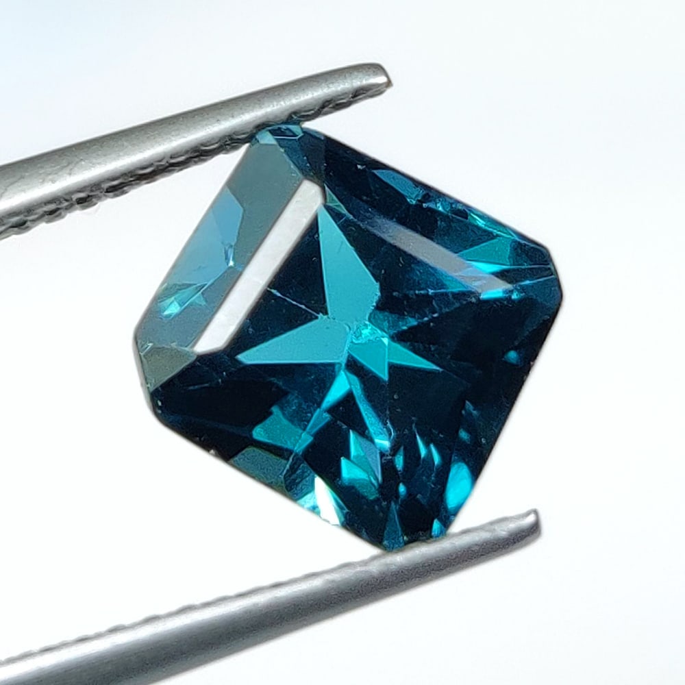 4.17 Ct Natural London Blue Topaz Square Cut (1 of 2)