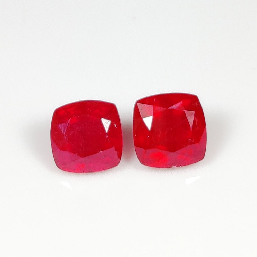 4.81 Ct Natural Pinkish Red Ruby Cushion Cut Pair (1 of 2)