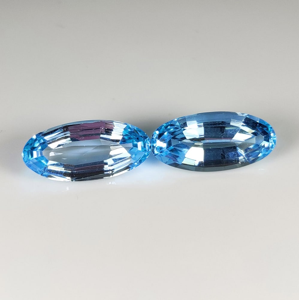 16.30 Ct Natural Blue Topaz Oval Cut pair (1 of 3)