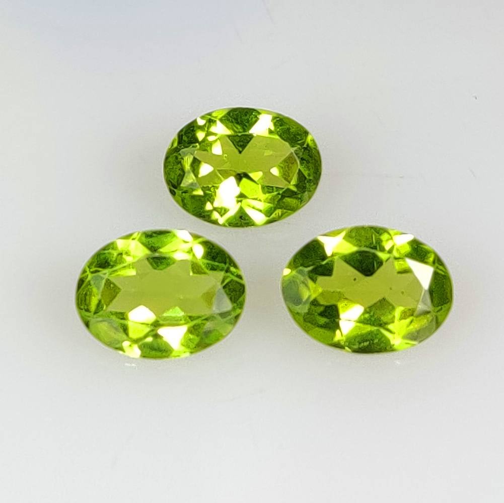 3.48 Ct Natural Green Peridot Oval Cut Set (1 of 2)