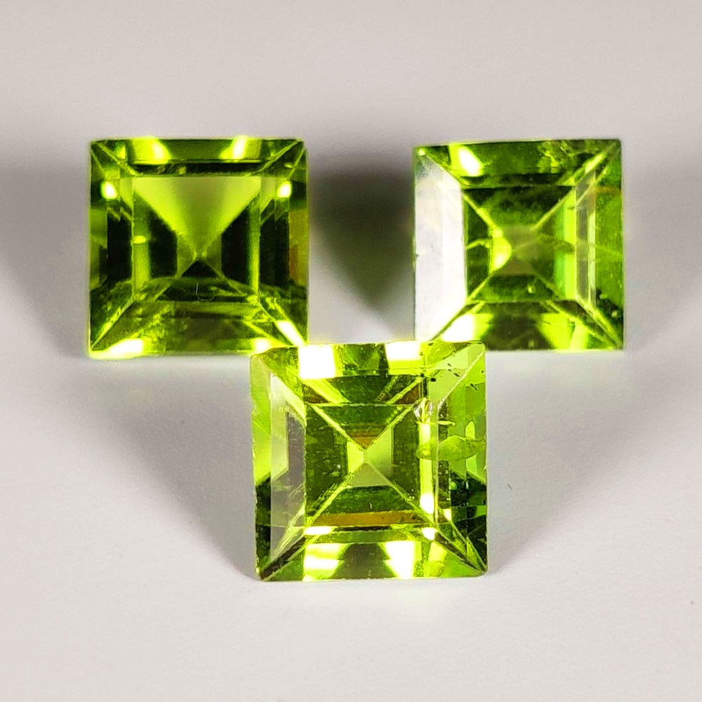 5.65 Ct Natural Green Peridot Square Cut Set (1 of 2)