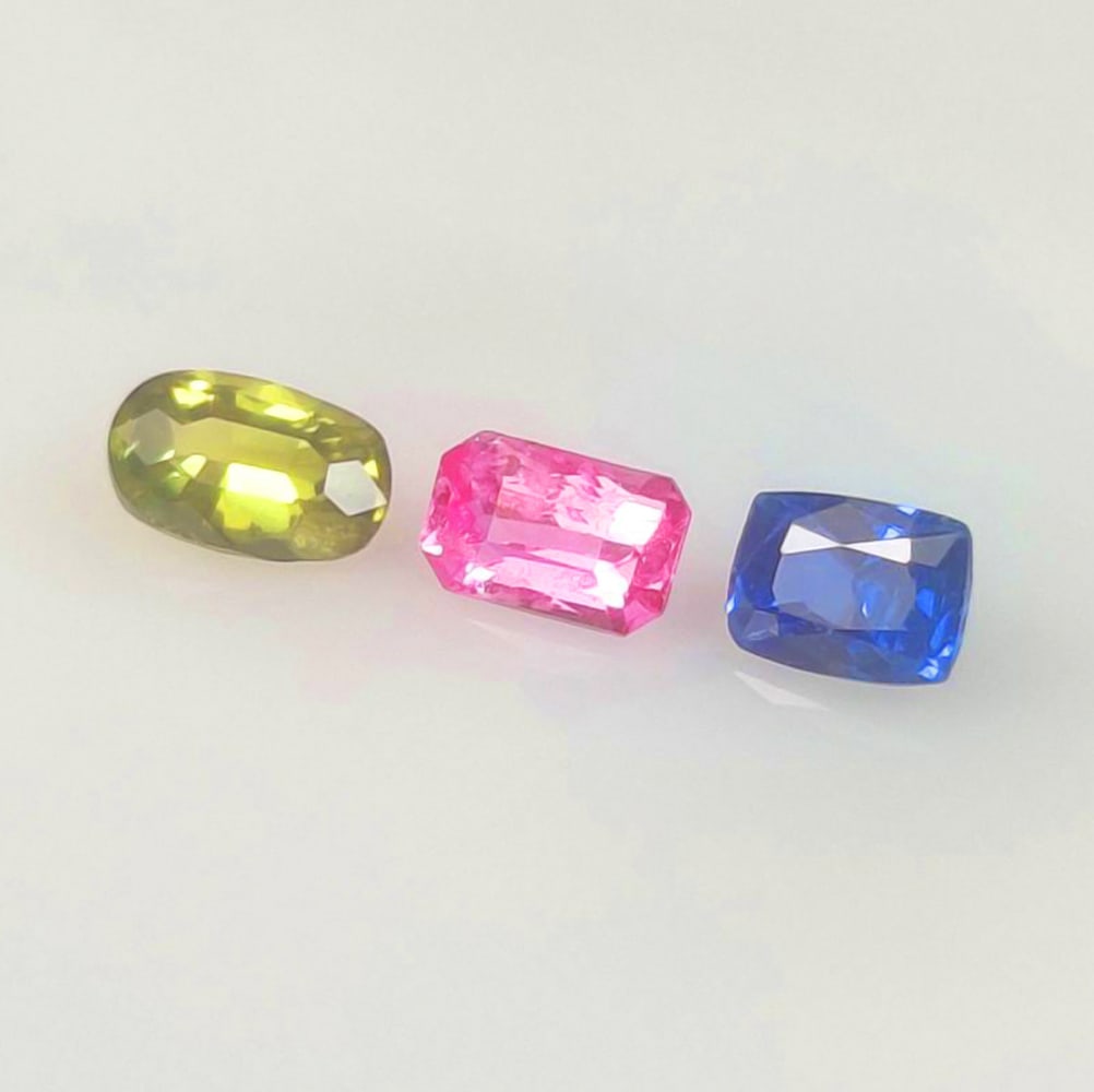 2.31 Ct Natural Multicolor Sapphire Cushion Cut Set (1 of 2)
