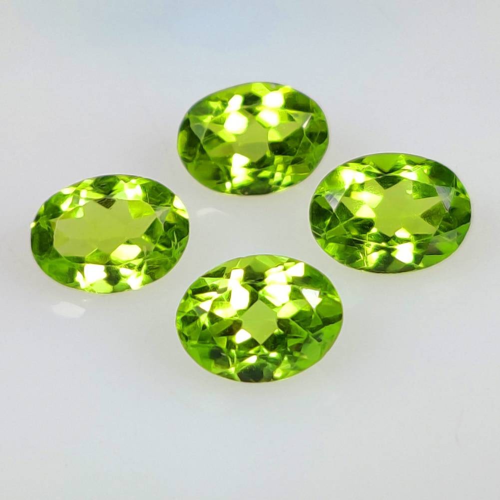 5.12 Ct Natural Green Peridot Oval Cut Set (1 of 2)