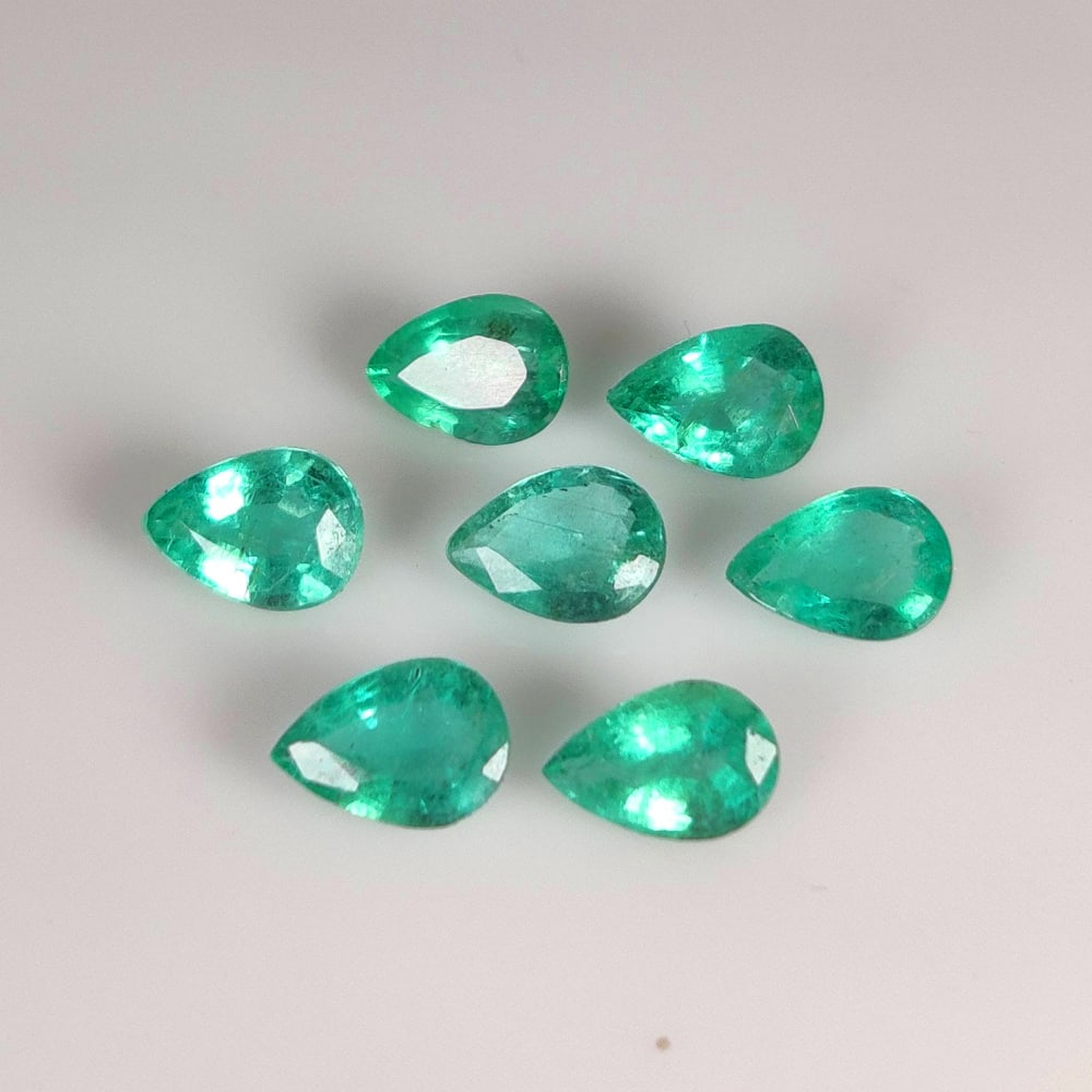 4.15 Ct Natural Zambian Green Emerald Pear Cut Necklace Set (1 of 3)