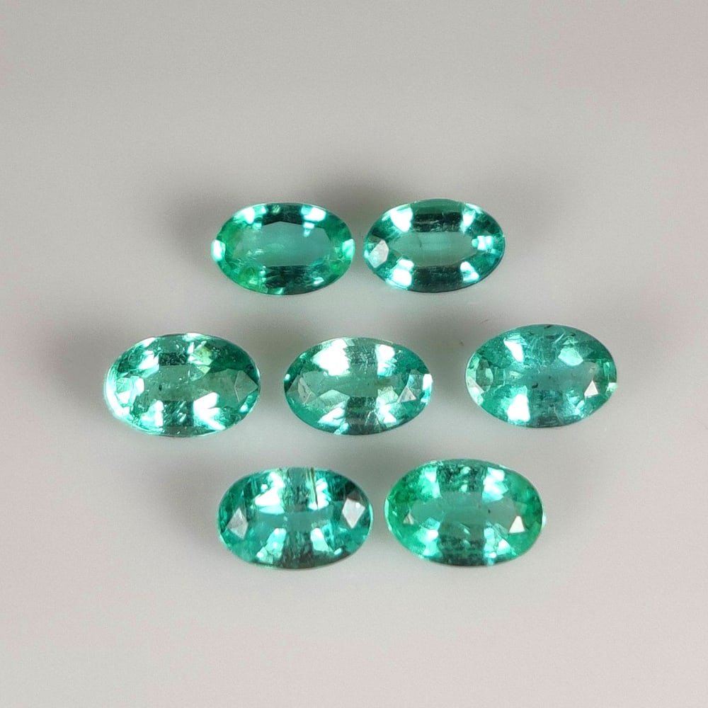 2.81 Ct Natural Zambian Green Emerald Oval Cut Necklace Set (1 of 3)