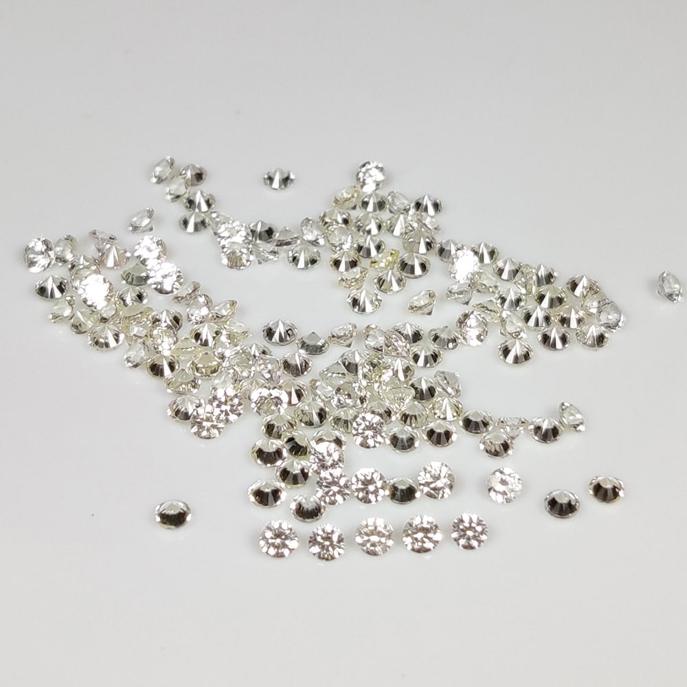 6.10 Ct Natural Sapphire Round Cut Lot: Weight - 6.10 Ct / Dimensions- 1.90 - 2.20 mm / Lot / Shape - Round Cut / Clarity - VS / Origin - Sri Lanka / Treatment - None