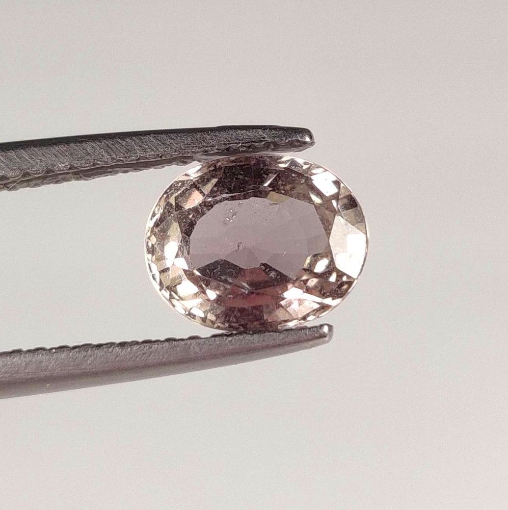 1.54 Ct Natural Sapphire Oval Cut (1 of 2)