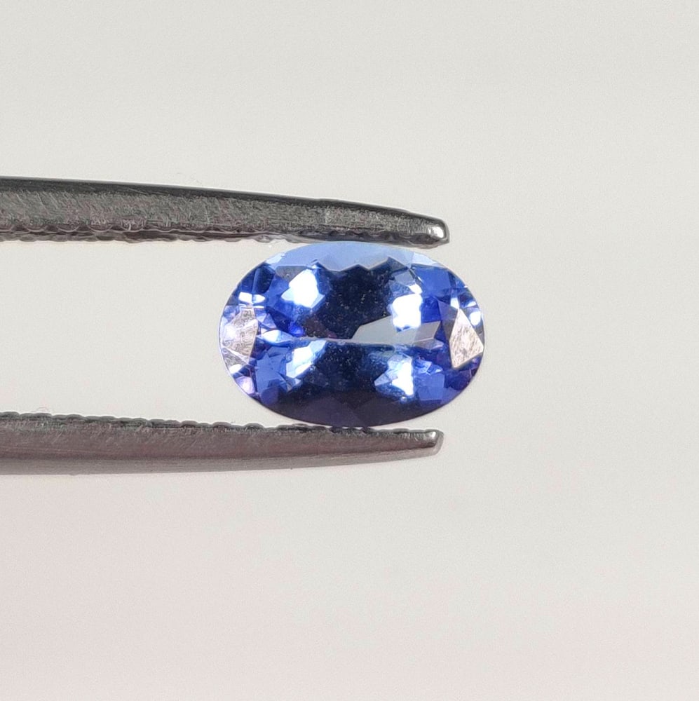 0.83 Ct Natural Tanzanite Oval Cut (1 of 2)
