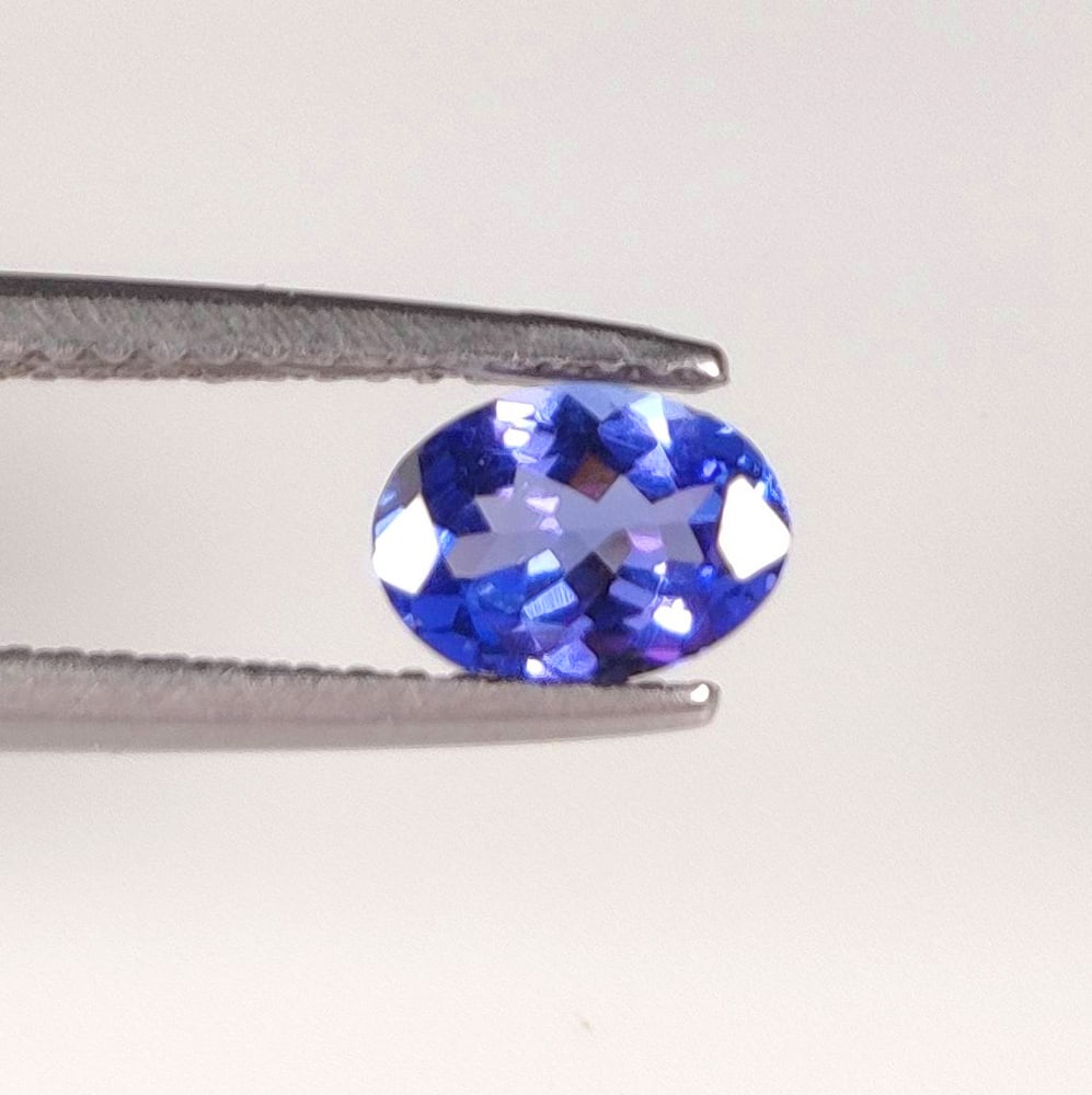 0.69 Ct Natural Tanzanite Oval Cut (1 of 2)