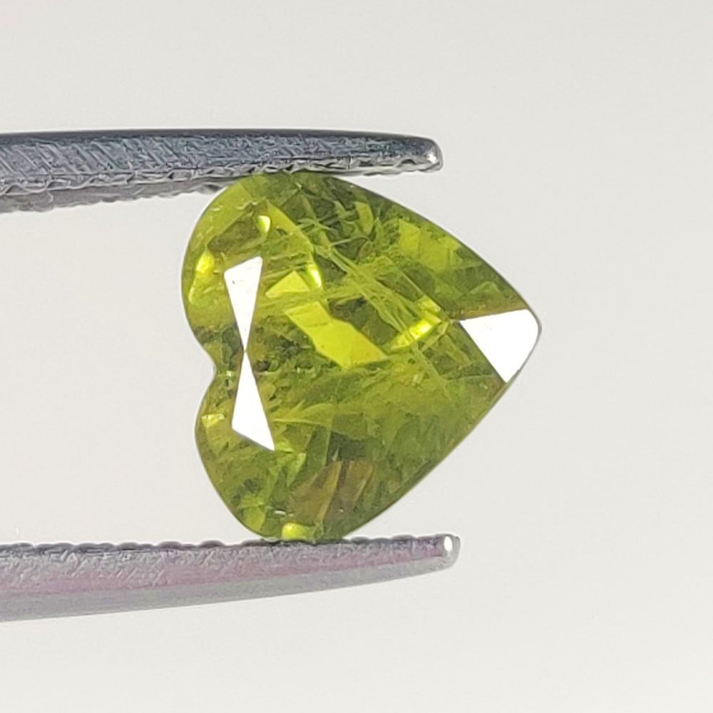 2.08 Ct Natural Green Sapphire Heart Cut (1 of 2)
