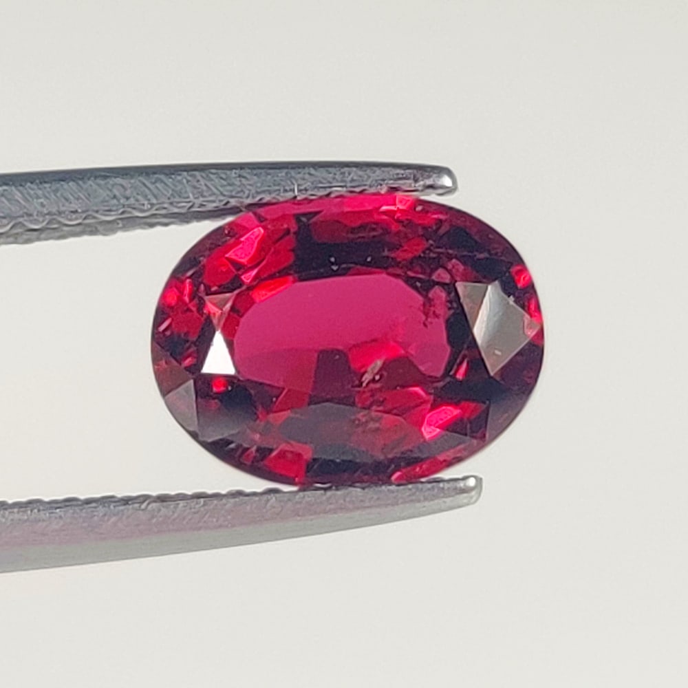 2.72 Ct Natural Almandite Garnet Oval Cut (1 of 2)