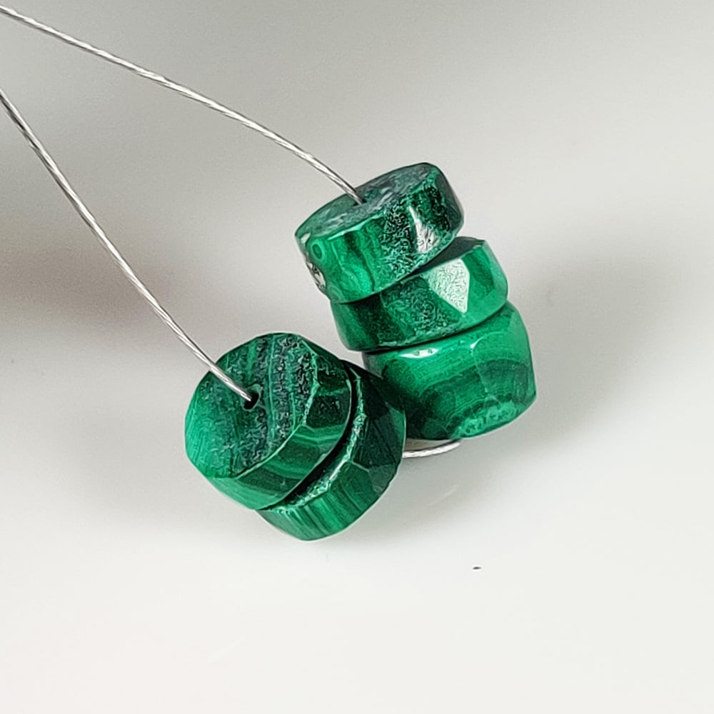 9.33 Ct Natural Green Malachite Round Beads (1 of 2)