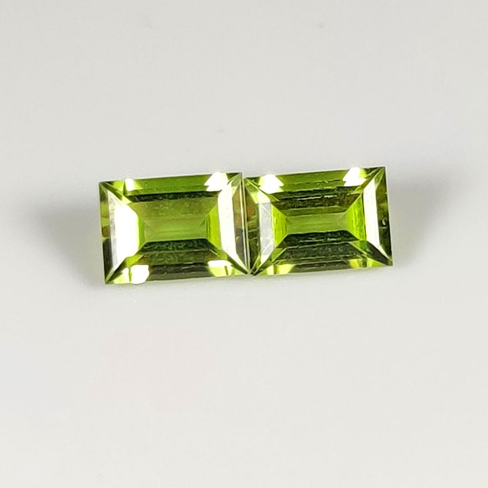 2.20 Ct Natural Green Peridot Rectangle Cut Pair (1 of 2)