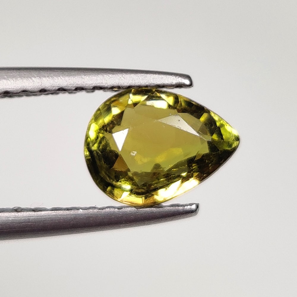 0.96 Ct Natural Tourmaline Pear Cut (1 of 2)