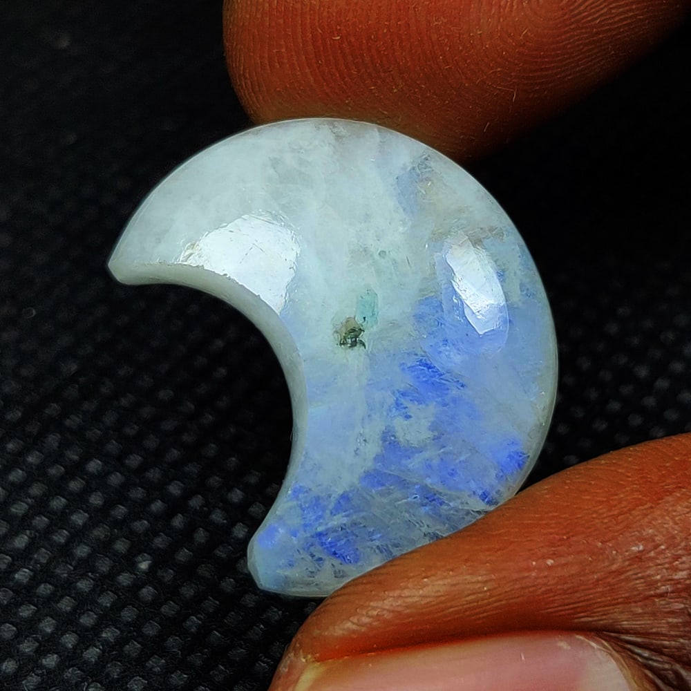 18.95 Ct Natural Blue Tint Moonstone Crescent Moon (1 of 2)