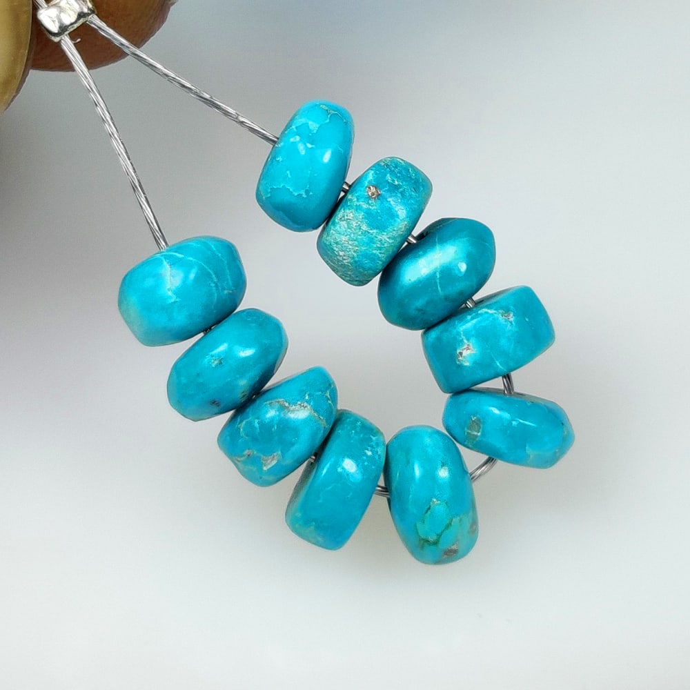 8.61 Ct Natural Blue Turquoise Round Beads (1 of 2)