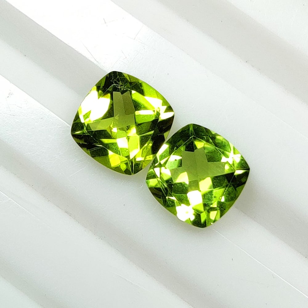 2.86 Ct Natural Green Peridot Cushion Cut Pair (1 of 2)