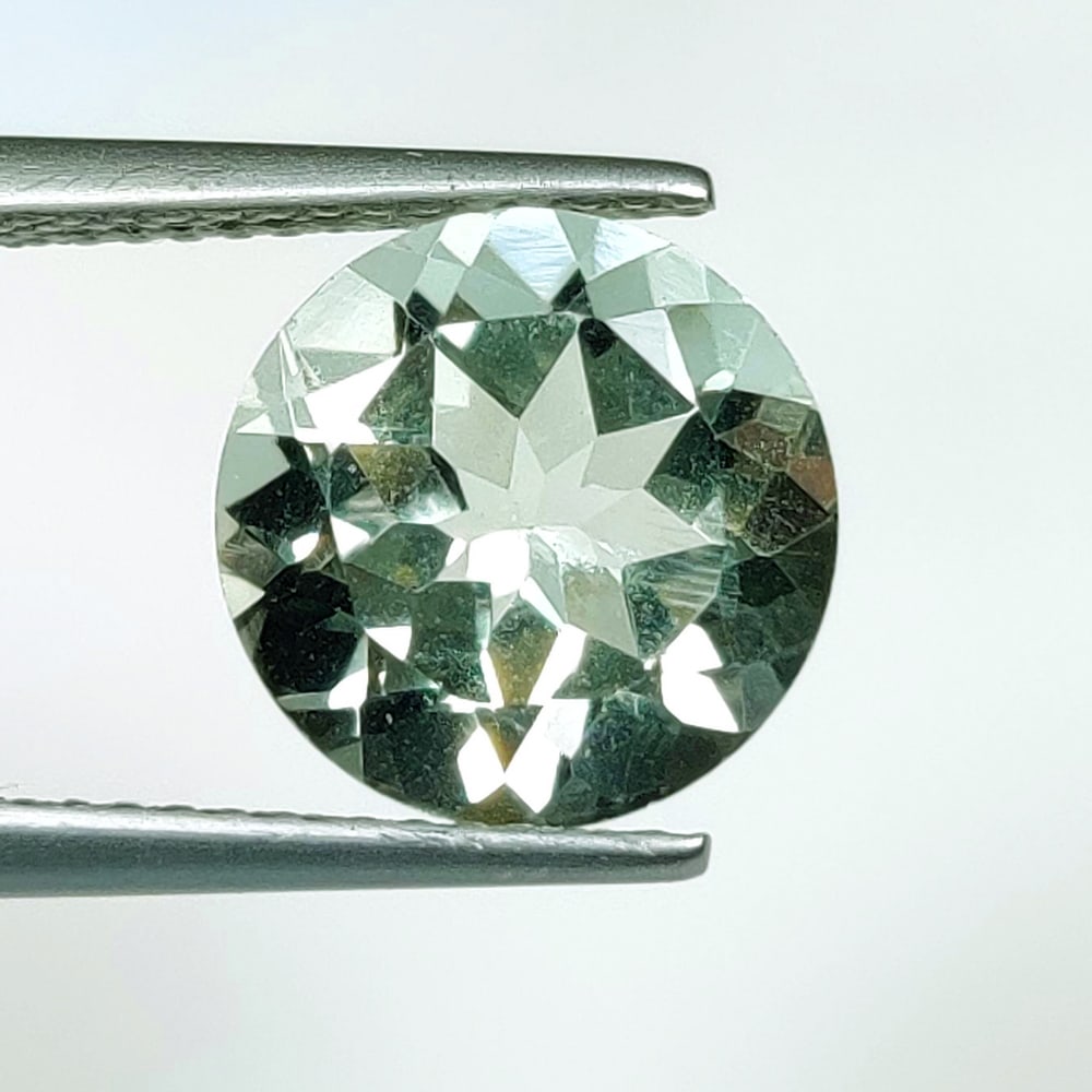3.60 Ct Natural Green Amethyst Round Cut: Weight - 3.60 Ct / Dimensions - 10.20 x 10.20 x 6.60 mm / Shape - Round Cut / Color - Green / Clarity - VVS / Origin -Brazil / Treatment - Heated