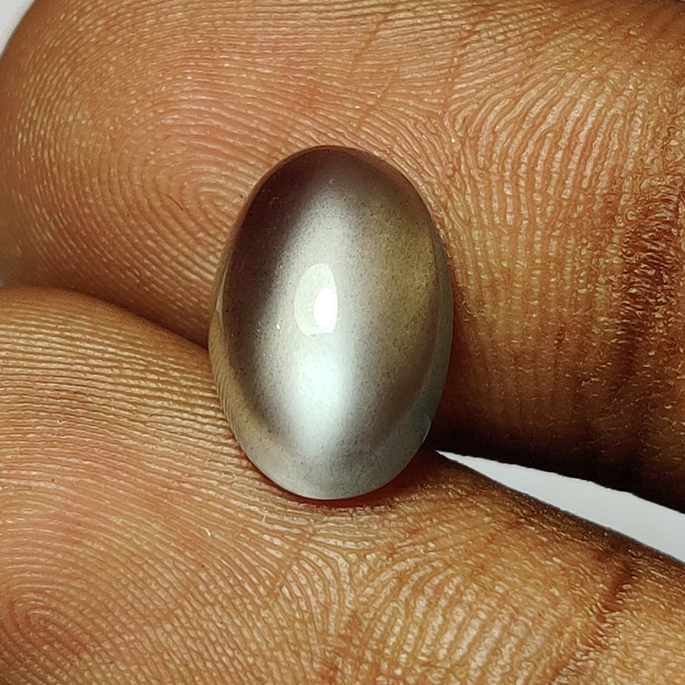 3.97 Ct Natural Line Moonstone Oval Cab (1 of 2)