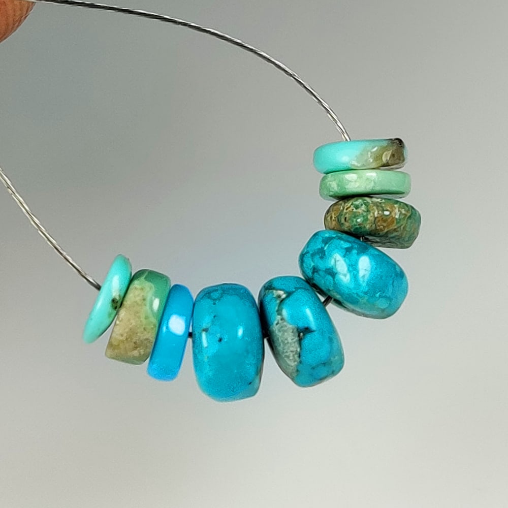 4.92 Ct Natural Blue Turquoise Round Beads (1 of 2)