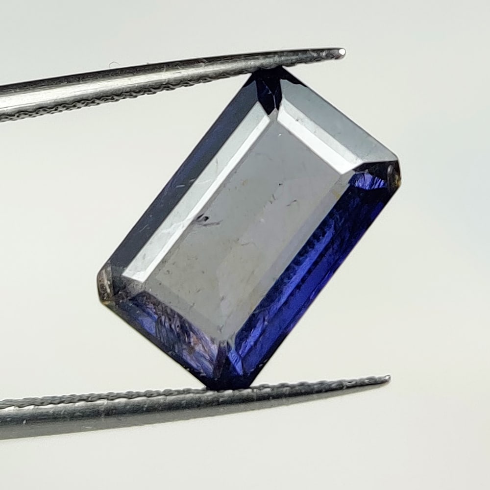 3.91 Ct Natural Purple Iolite Emerald Cut (1 of 2)