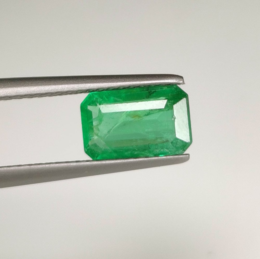 1.38 Ct Natural Zambian Emerald OCtagon Cut (1 of 2)