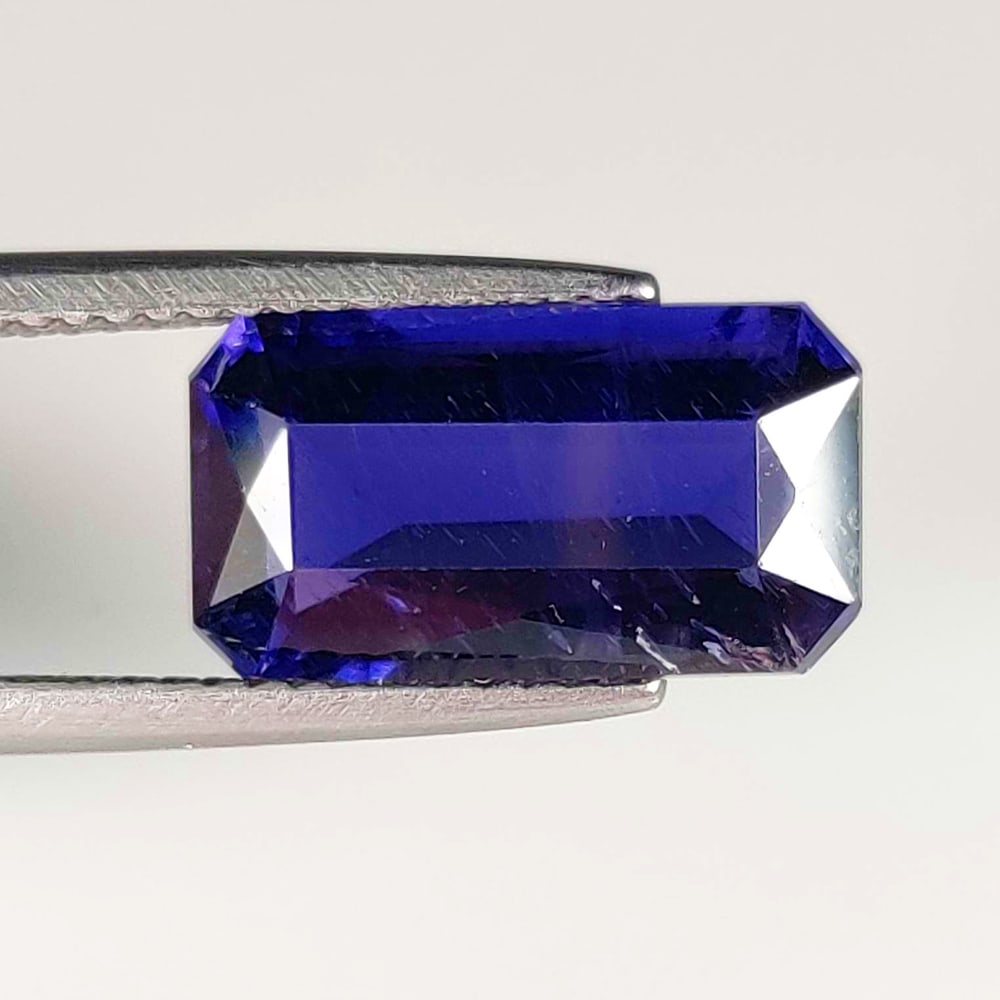 4.29 Ct Natural Violet-Blue Iolite Octagon Cut (1 of 2)