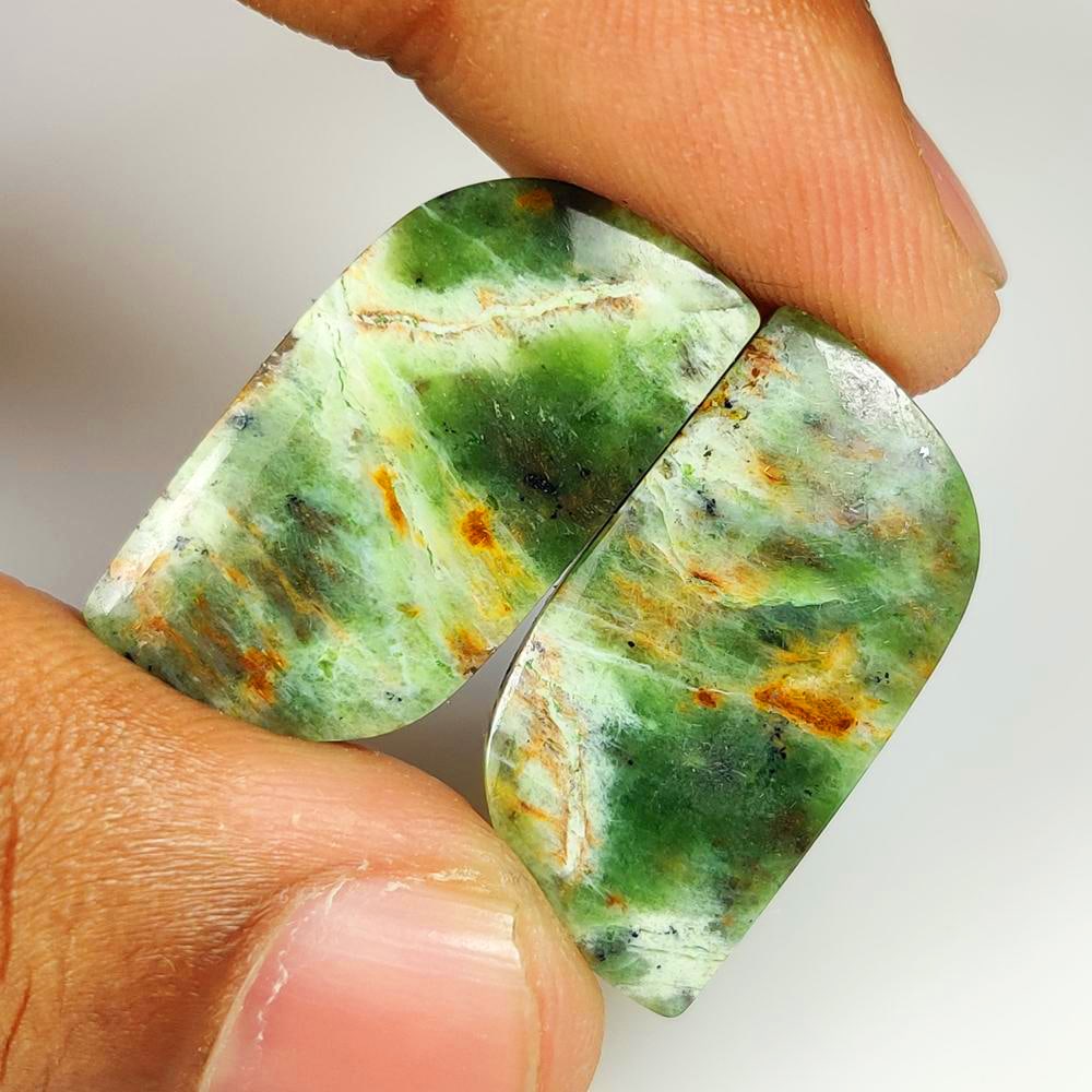 31.01 Ct Natural Chrome Chalcedony Fancy Pair: Weight - 31.01 Ct / Dimensions - 27.00 x 13.80 x 4.90 mm / 2 Pc's / Shape - Fancy Cab / Clarity - Opaque / Origin - Brazil / Treatment - None