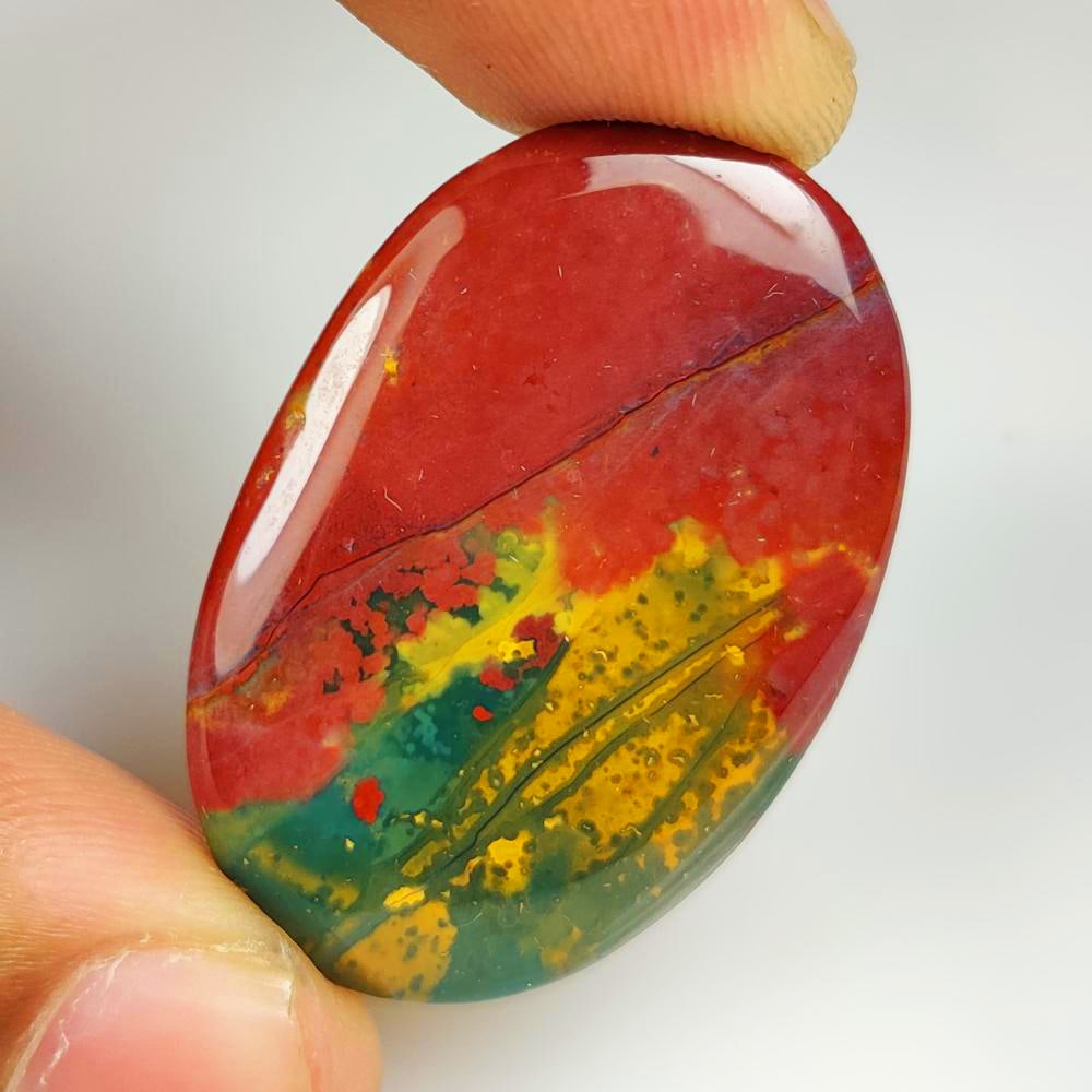 32.72 Ct Natural Bloodstone Jasper Oval Cab: Weight - 32.72 Ct / Dimensions - 39.00 x 27.00 x 4.20 mm / Shape - Oval Cab / Clarity - Opaque / Origin - Brazil / Treatment - None