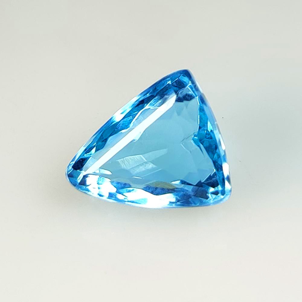 11.44 Ct Natural Blue Topaz Fancy Cut (1 of 2)