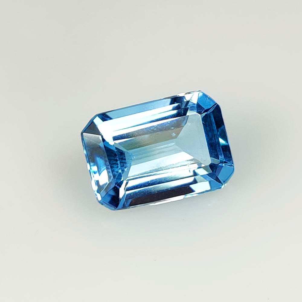 7.19 Ct Natural Swiss Blue Topaz Emerald Cut (1 of 2)