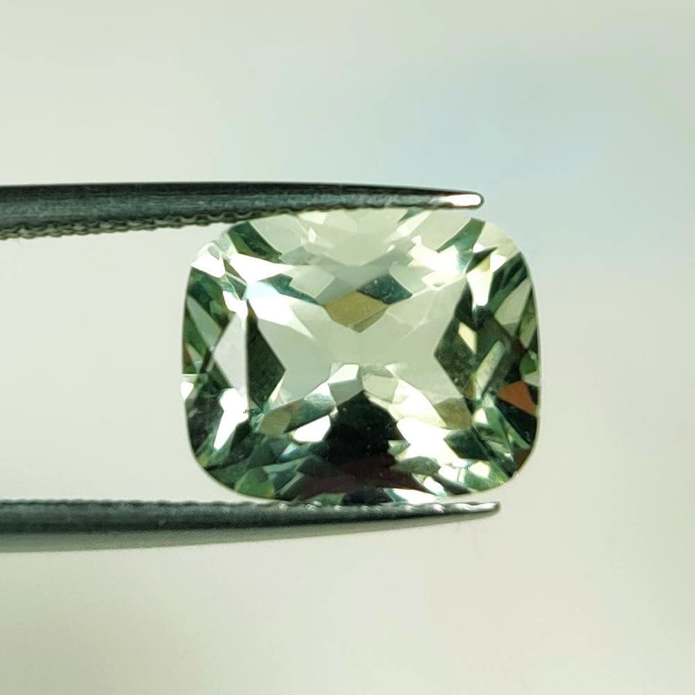 4.44 Ct Natural "Prasiolite" (Green Amethyst)Cushion Cut: Weight - 4.44 Ct / Dimensions - 11.00 x 9.00 x 7.10 mm / Shape - Cushion Cut / Color - Green / Clarity - VVS / Origin - Brazil / Treatment - Heated