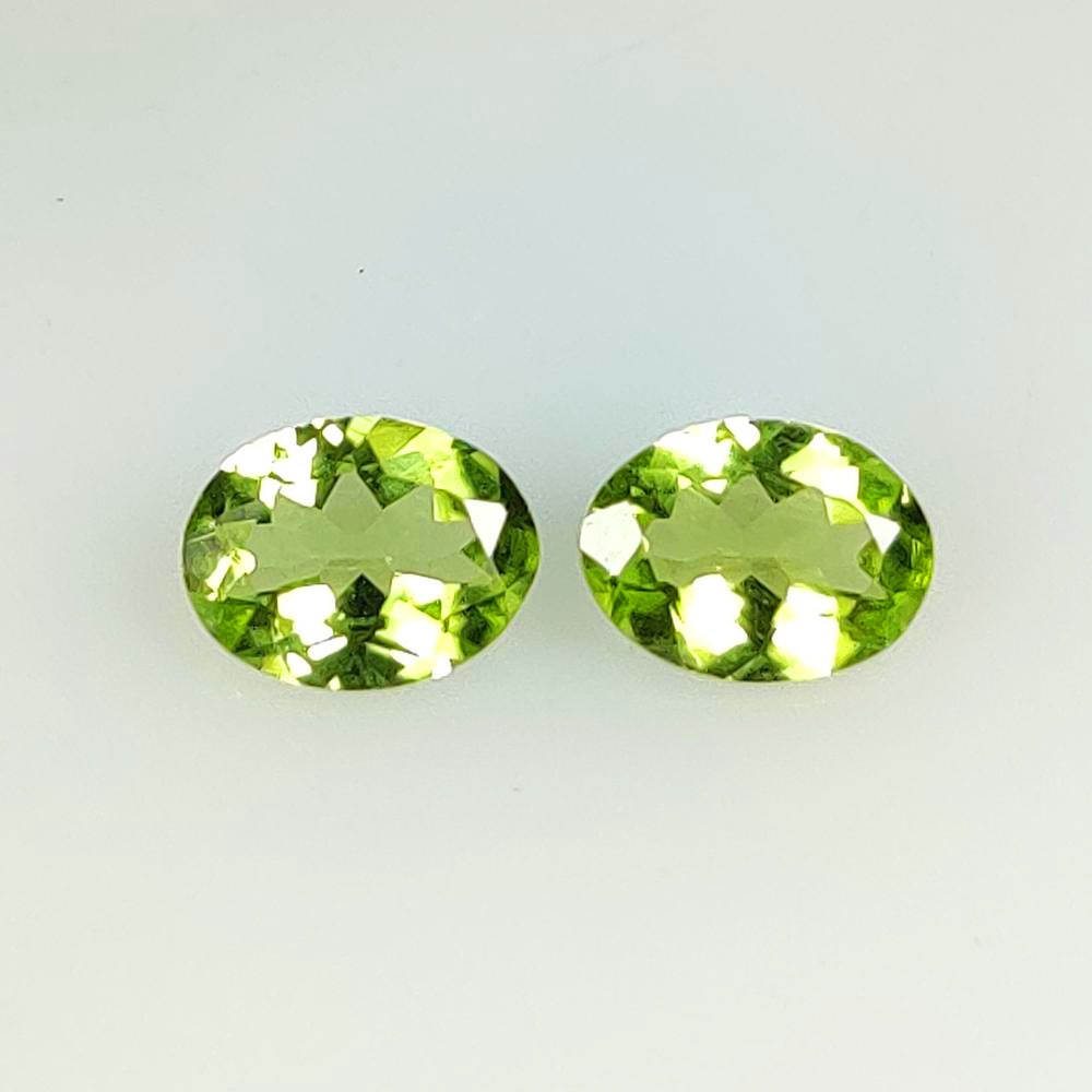 2.00 Ct Natural Green Peridot Oval Pair (1 of 2)