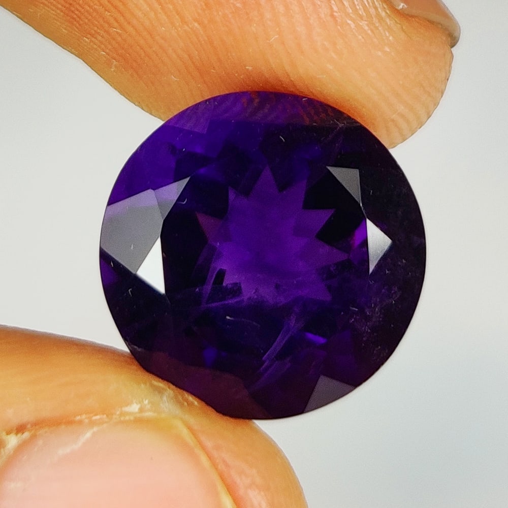 9.07 Ct Natural Purple Amethyst Round Cut (1 of 2)