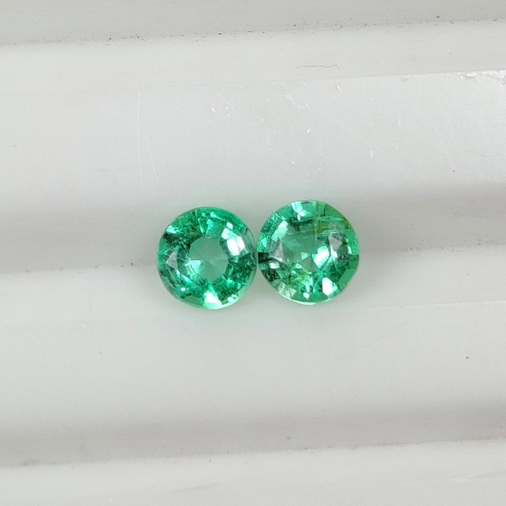 0.57 Ct Natural Zambian Green Emerald-Round Pair (1 of 2)