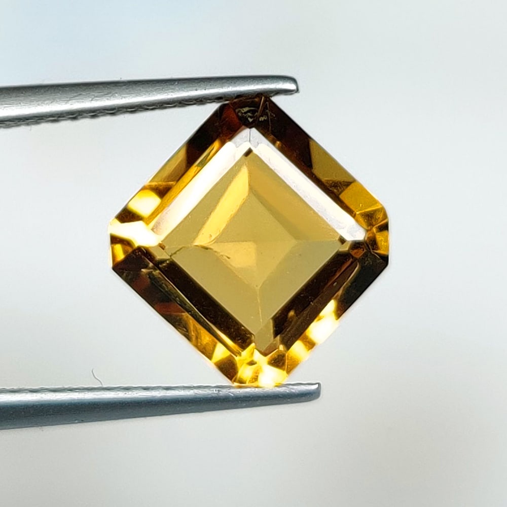 4.43 Ct Natural Honey Quartz Square Cut (1 of 2)