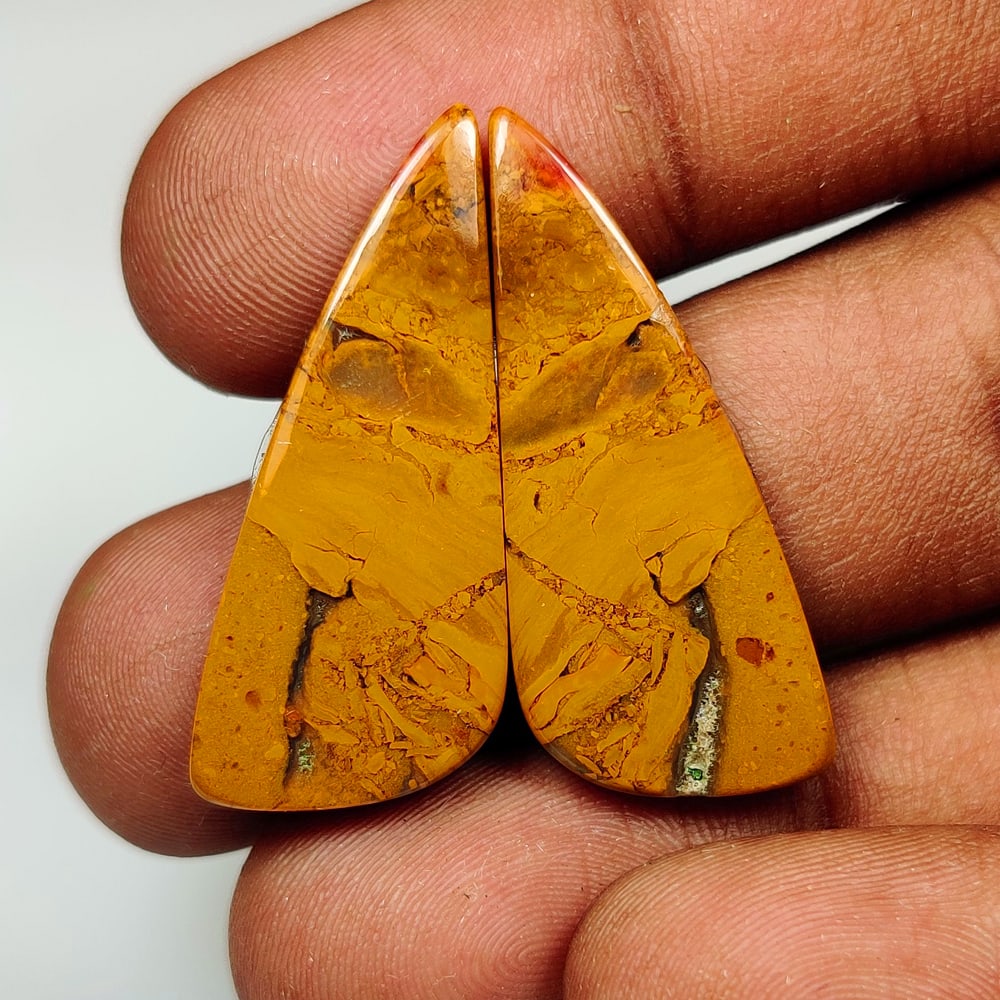 24.92 Ct Natural Plum Agate Fancy Cab Pair (1 of 3)