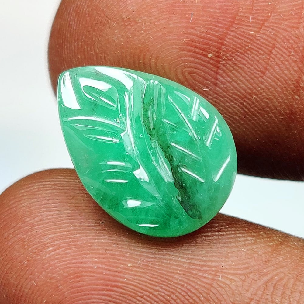 4.87 Ct Natural Untreated Zambian Emerald Pear Carving (1 of 2)