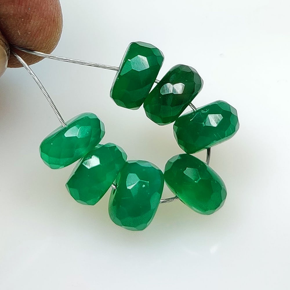 15.16 Ct Natural Green Onyx Round Drilled Beads: Weight - 15.16 Ct / Dimensions - 7.50 - 8.00 mm / Shape - Round Drilled Beads / Clarity - Opaque / Origin - Brazil / Comments - None
