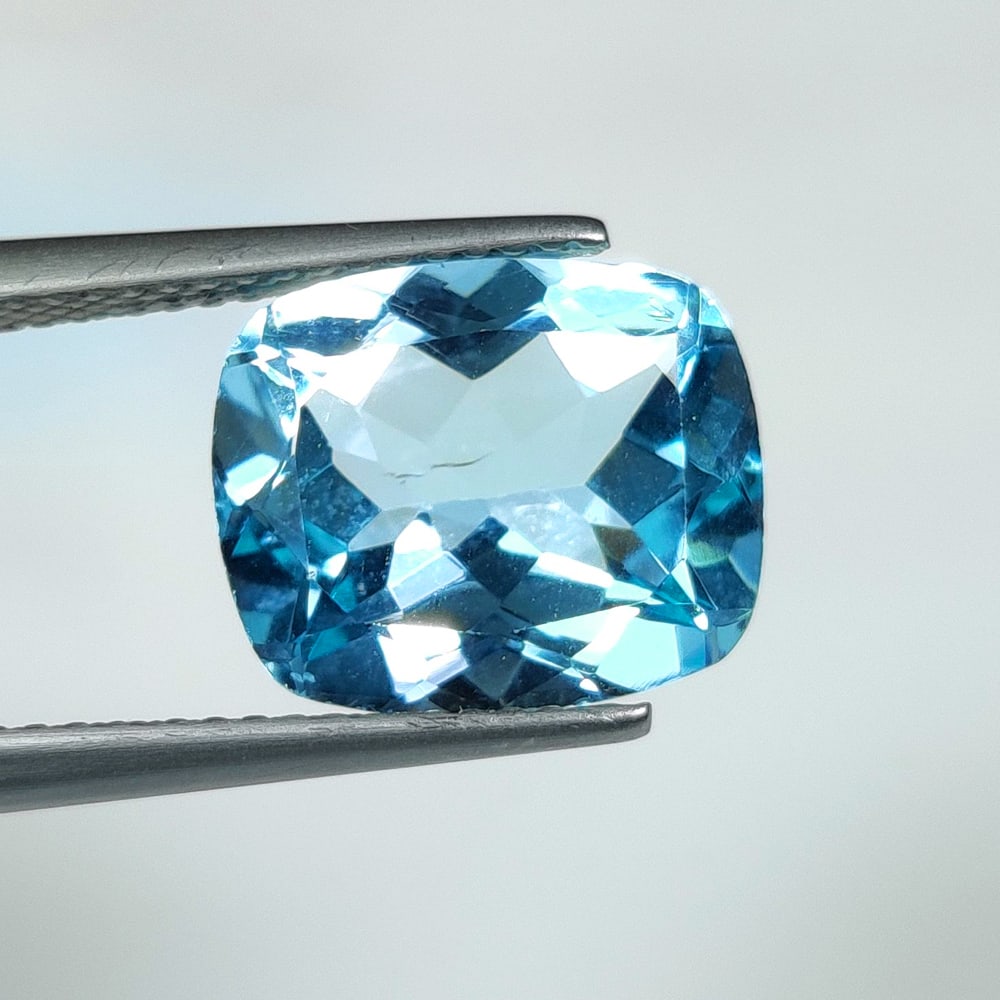6.35 Ct Natural Blue Topaz Cushion Cut (1 of 2)