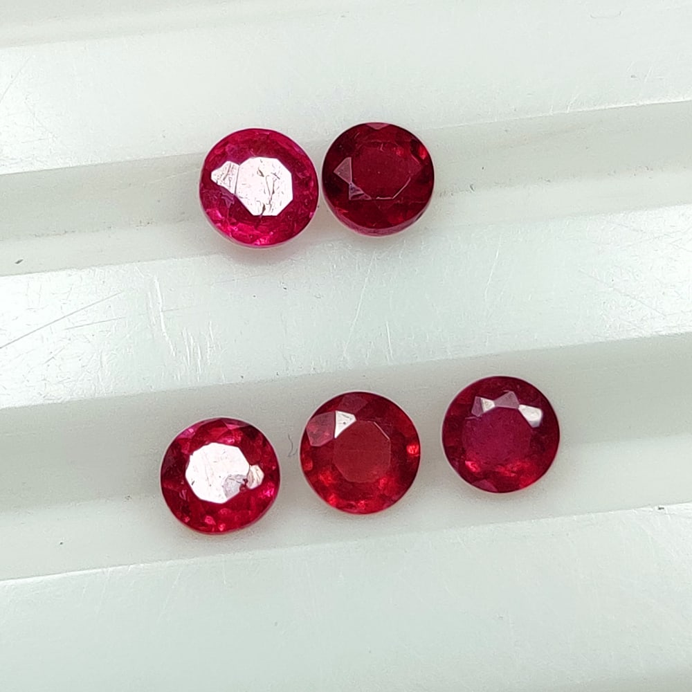1.54 Ct Natural Blood Red Ruby Round Set (1 of 2)