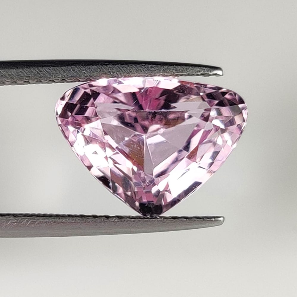 6.21 Ct Natural Sweet Pink Kunzite Excellent Trillion Cut (1 of 3)