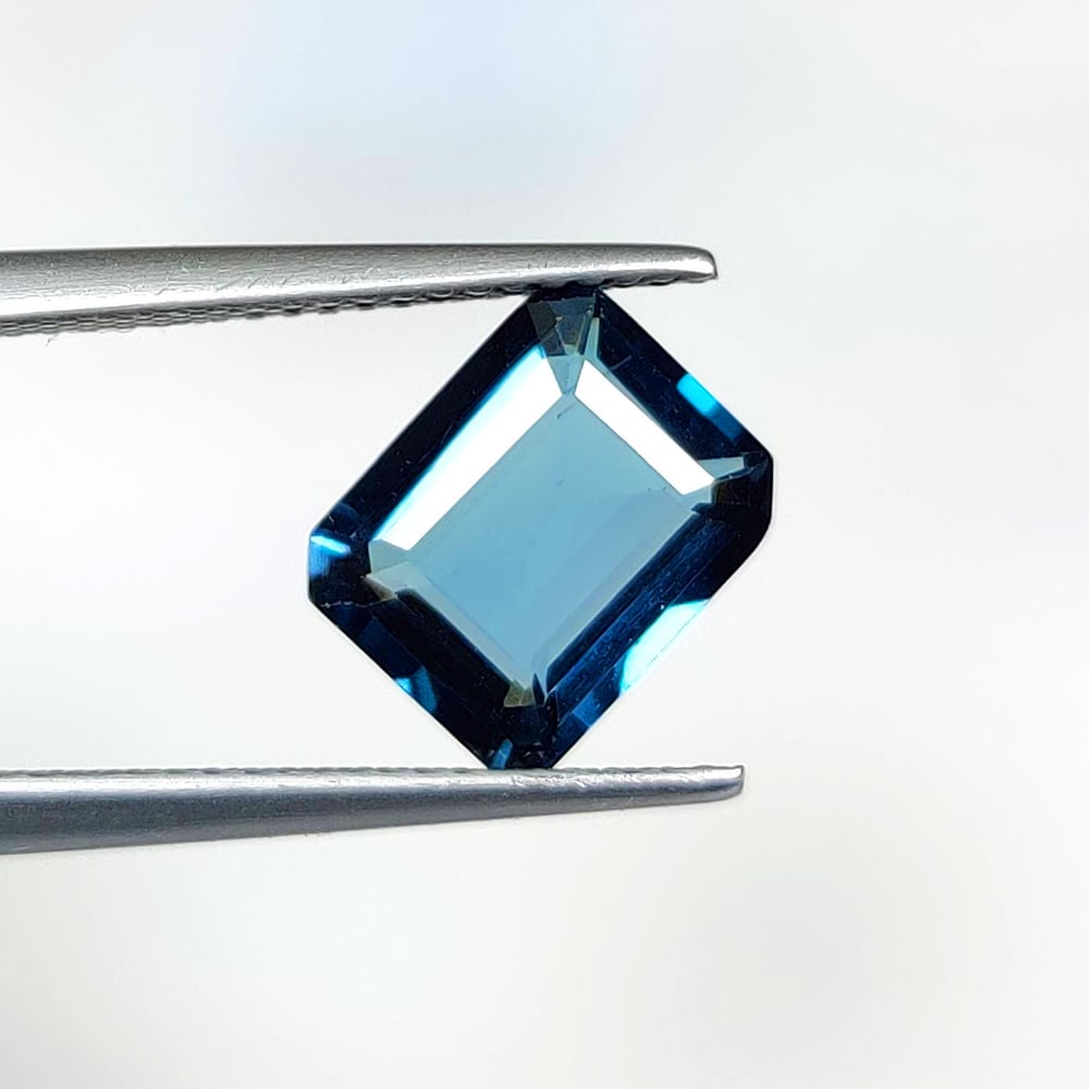 3.47 Ct Natural London Blue Topaz Emerald Cut (1 of 2)