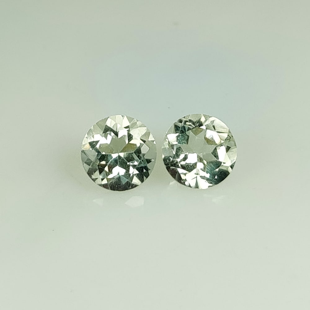 2.61 Ct Natural Green Amethyst Round Cut Pair (1 of 2)
