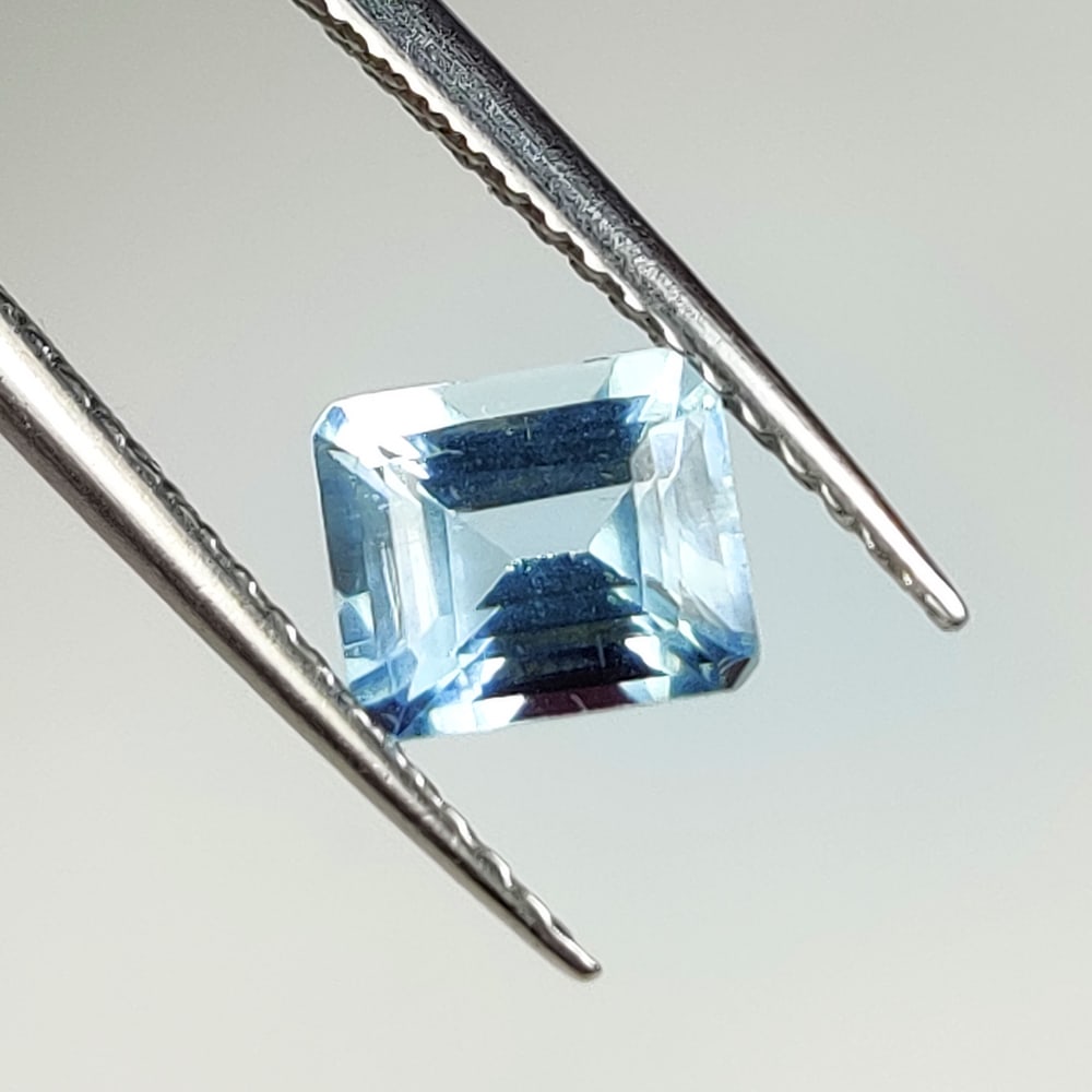 0.90 Ct Natural Aquamarine Octagon Cut: Weight - 0.90 Ct / Dimensions - 6.10 x 5.20 x 4.10 mm / Shape - Octagon Cut / Clarity - Transparent / Origin -India / Treatment - None
